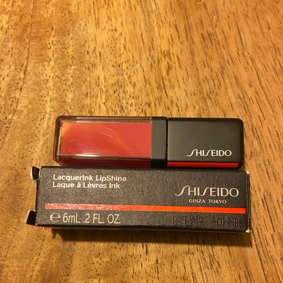 Shiseido LaquerInk LipShine in shade 302 - Picture 6 of 6